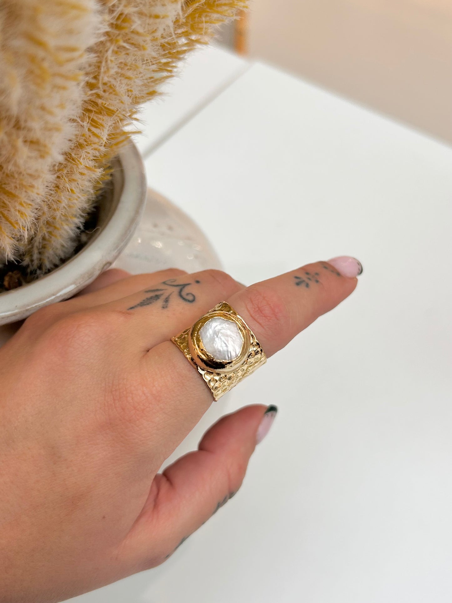 
                  
                    Hammered Adjustable Ring Ft Freshwater Pearl
                  
                
