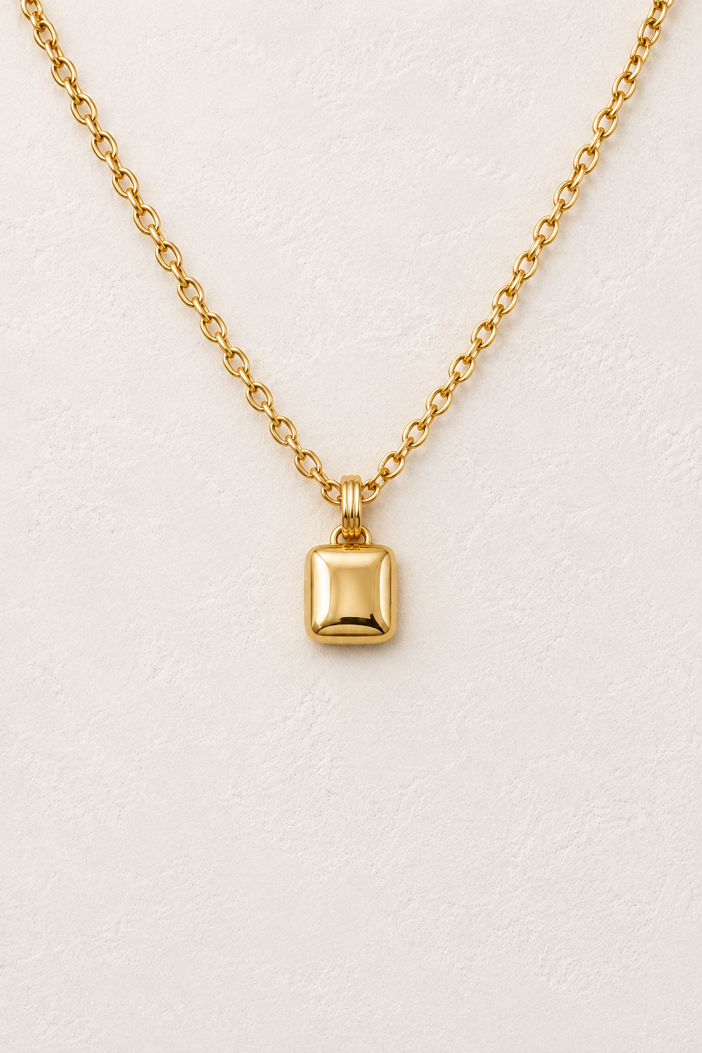 
                  
                    Amara Gold Pendant Necklace – Waterproof Gold-Plated Stainless Steel
                  
                