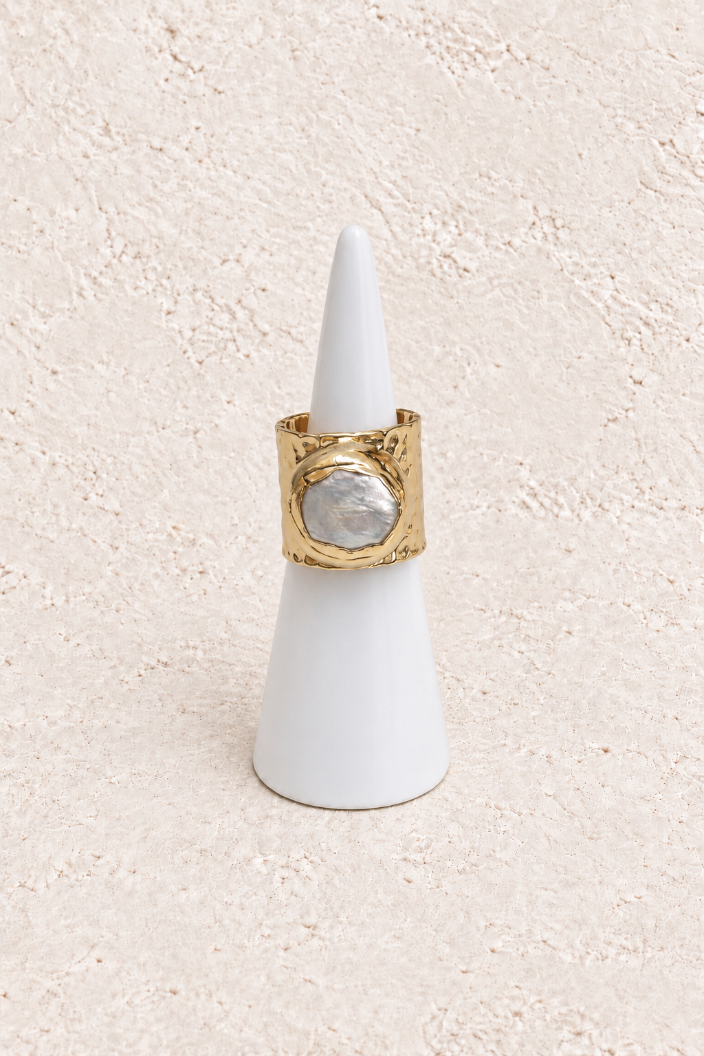 
                  
                    Hammered Adjustable Ring Ft Freshwater Pearl
                  
                