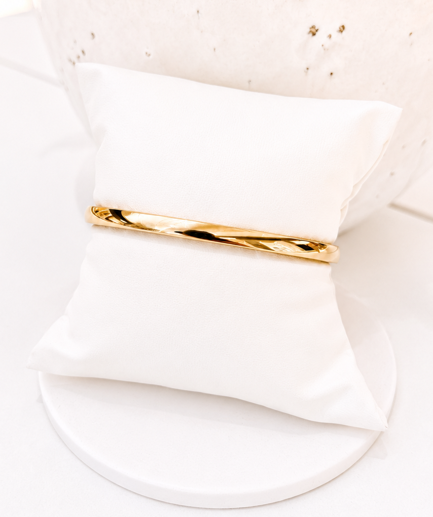 
                  
                    Close-up of the Sorella Classic Polished Gold Bangle
                  
                