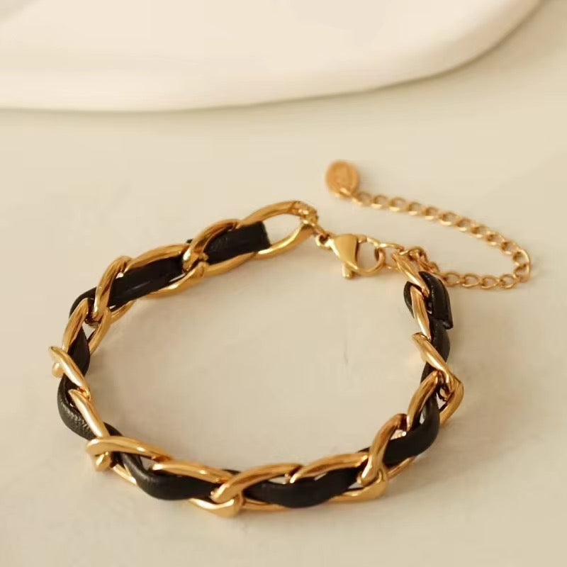 
                  
                    Noir Luxe Black Enamel Gold Chain Bracelet – alternate view
                  
                