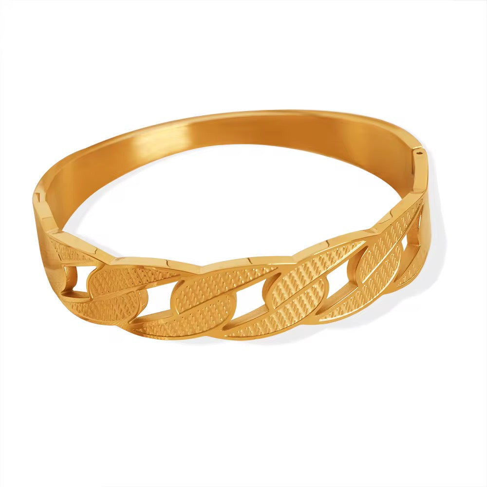 
                  
                    Aurora Link Gold Bangle – alternate view
                  
                