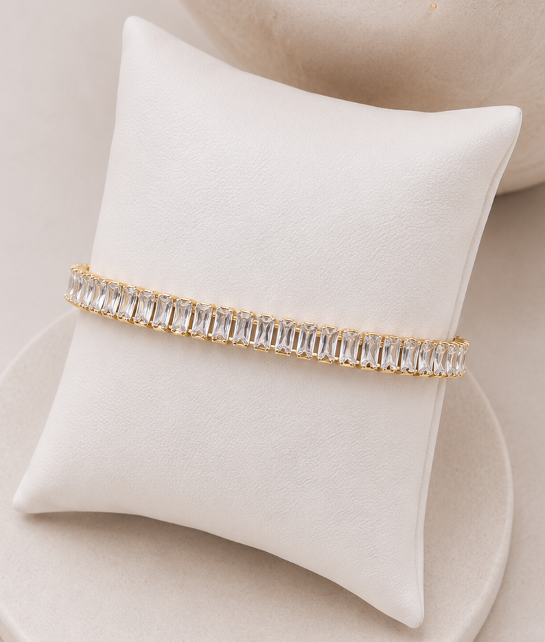 
                  
                    Étoile Gold Baguette Crystal Tennis Bracelet – alternate view
                  
                