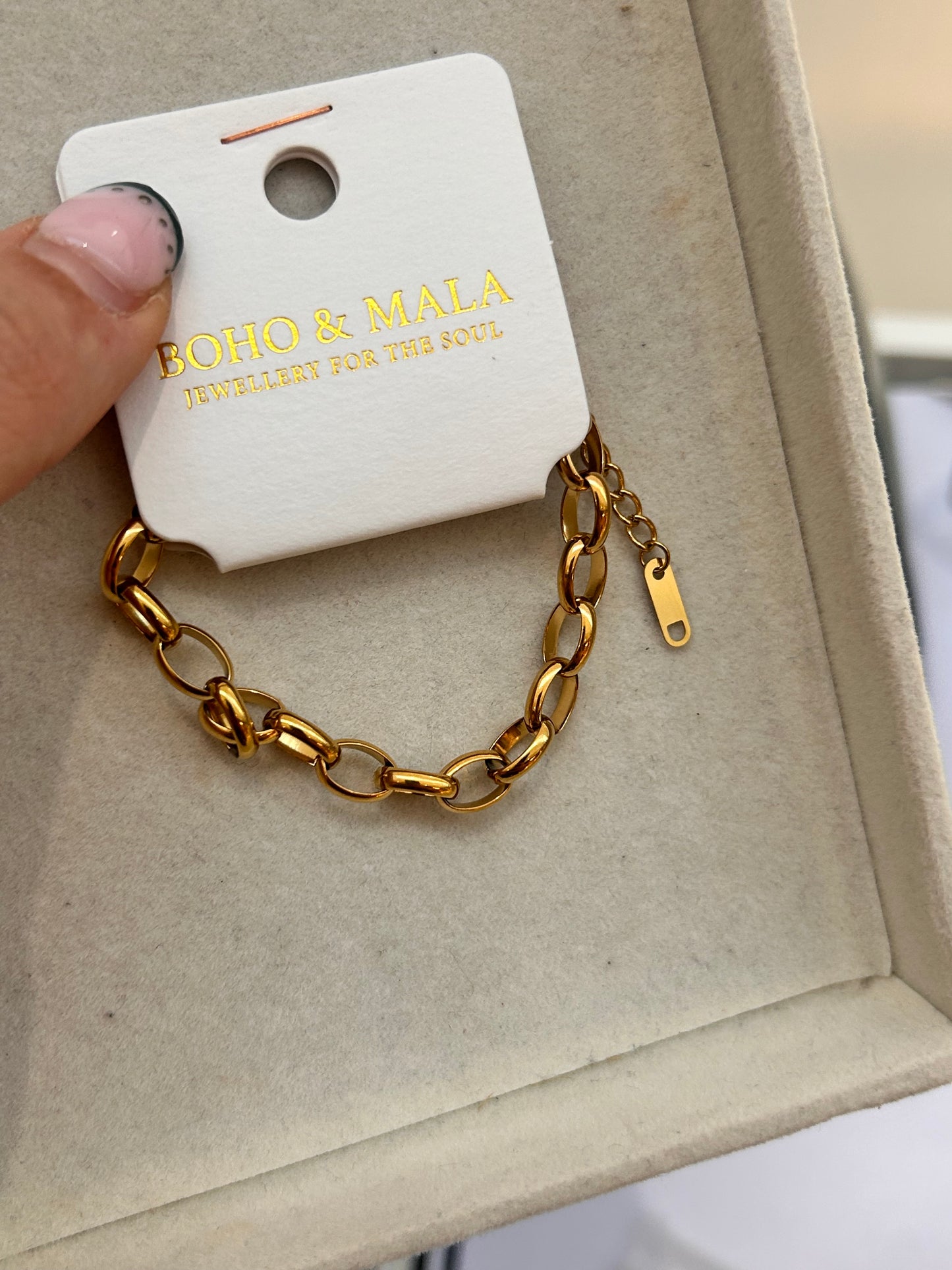 
                  
                    Romina Gold Flat Oval Link Bracelet – Boho & Mala jewellery
                  
                