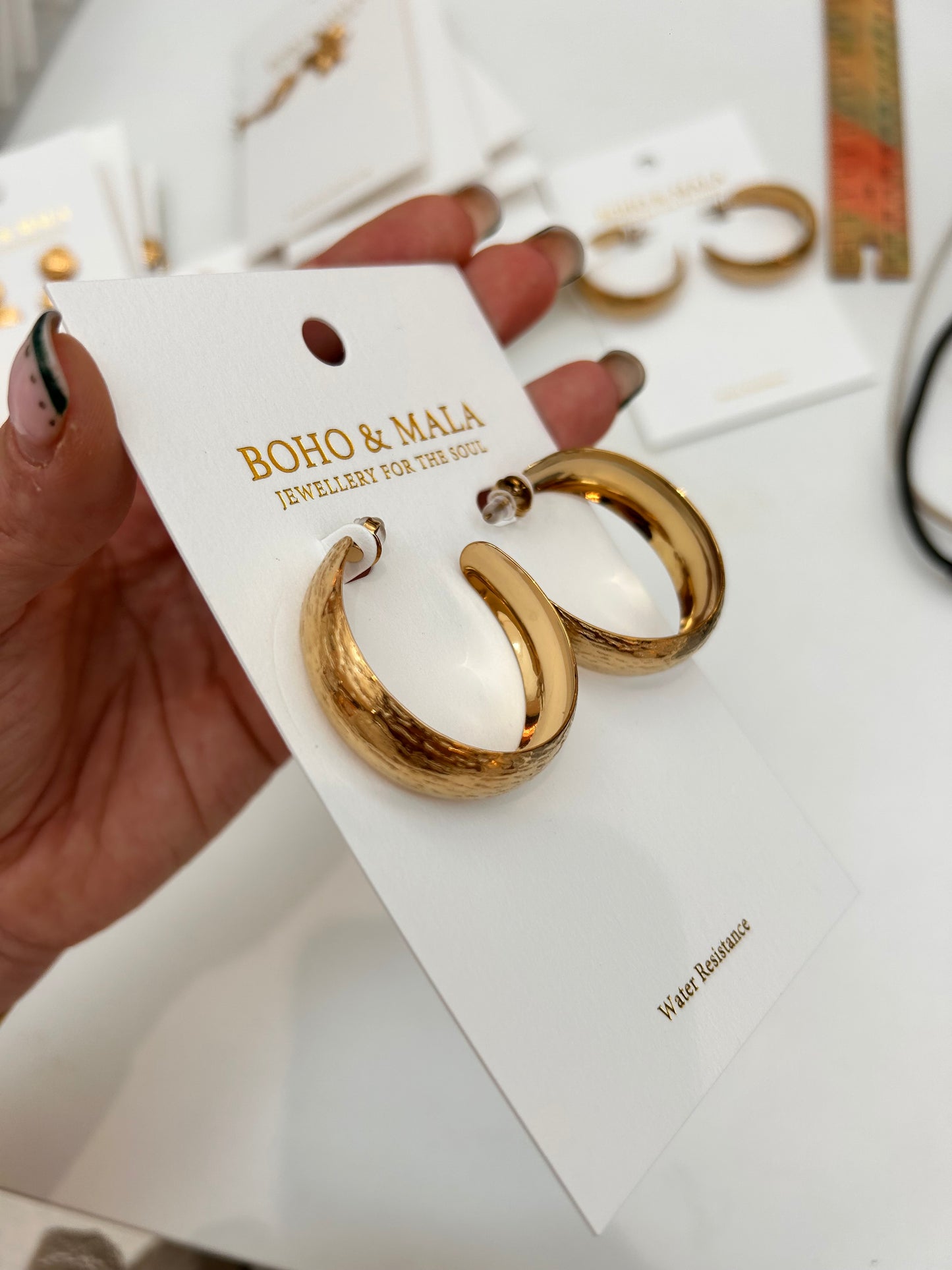 
                  
                    Zahara Hammered Gold Hoop Earrings – Boho & Mala jewellery
                  
                