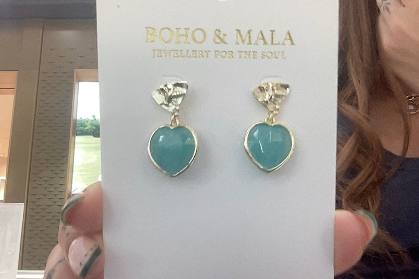 Heart Bee Studs Earrings – Boho & Mala jewellery