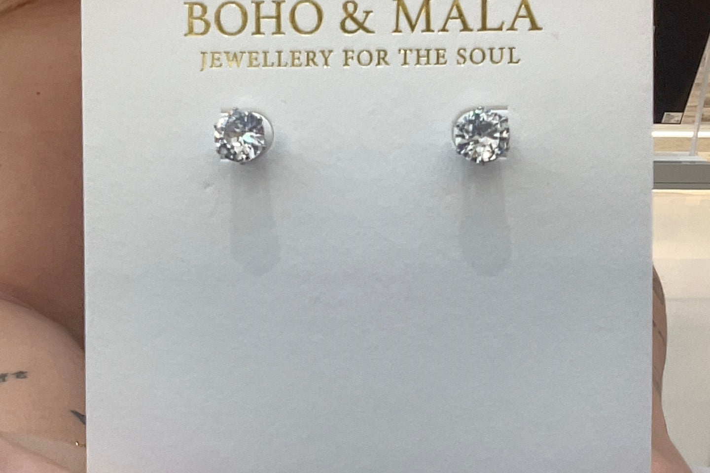 
                  
                    8mm CZ Clear Stud
                  
                