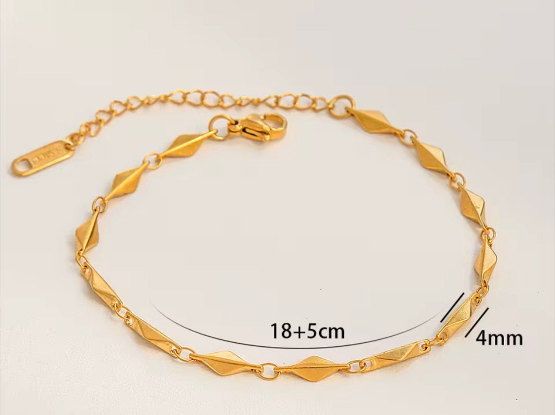 
                  
                    Gold Diamond Link Bracelet with measurements
                  
                