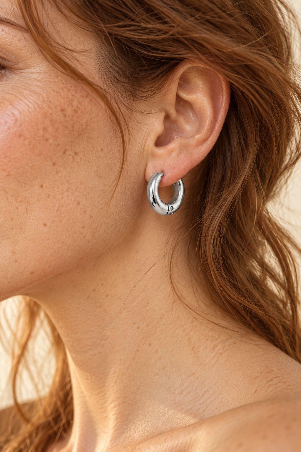 Model wearing Classic Waterproof Hoop Earrings – Silver 7mm