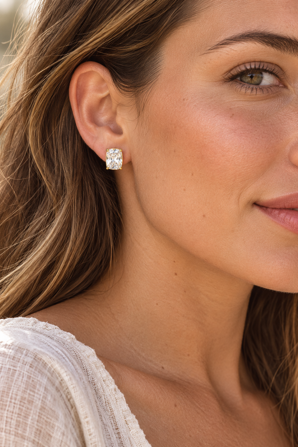 gold-model rectangular cubic zirconia stud earrings